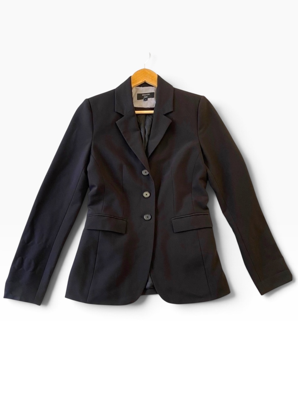 RW&Co. Black Julia blazer formal fitted suit jacket pockets buttons closure 2